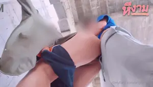 คลิปหลุดไทยล่าสุด dirtybangg69 Onlyfans สาวขี้เงี่ยนมาเล่นเสียวกันบนตึกอย่างเด็ด-300x450