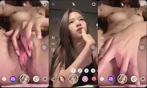 คลิปหลุด สาวมีนช่วยตัวเองไลฟ์ไอจีนั่งแหกขาโชว์หี ก่อนเอานิ้วมาติ้วหีตัวเองรัวๆแบ-300x450